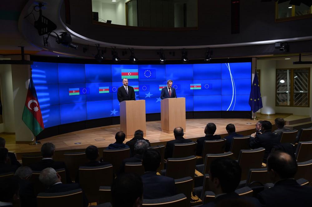 ЕС готов сотрудничать с Азербайджаном в рамках модернизации и диверсификации экономики - глава Совета ЕС