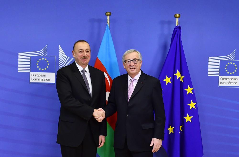 Президент Европейской комиссии поздравил Президента Ильхама Алиева