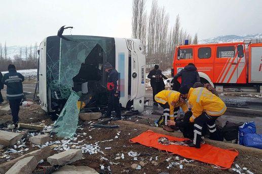 Ankarada avtobus aşıb - Ölən və yaralananlar var