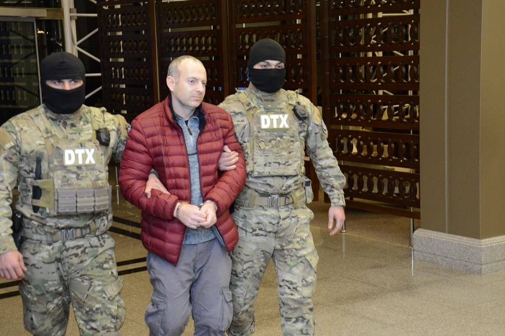 Блогер Александр Лапшин доставлен в Азербайджан (ФОТО)