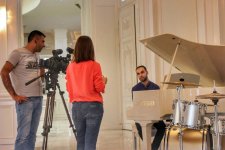 Азербайджанский певец в телепроекте "Голос Украины" (ФОТО)