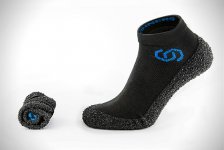 Теперь можно обойтись без обуви – разработаны носки Skinners (ВИДЕО, ФОТО)