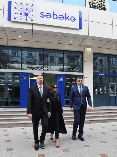Ilham Aliyev, his spouse attend opening of new service center at branch of Post Office No.1 in Baku  (PHOTO)