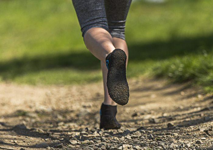 Теперь можно обойтись без обуви – разработаны носки Skinners (ВИДЕО, ФОТО)