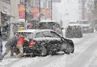 В Японии из-за снегопадов погиб один человек