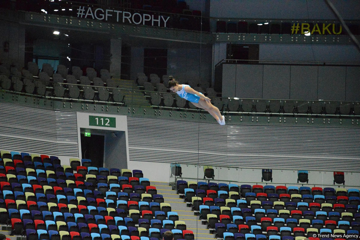 В Баку прошла контрольная тренировка участников Кубка мира по прыжкам на батуте и тамблингу (ФОТОРЕПОРТАЖ)