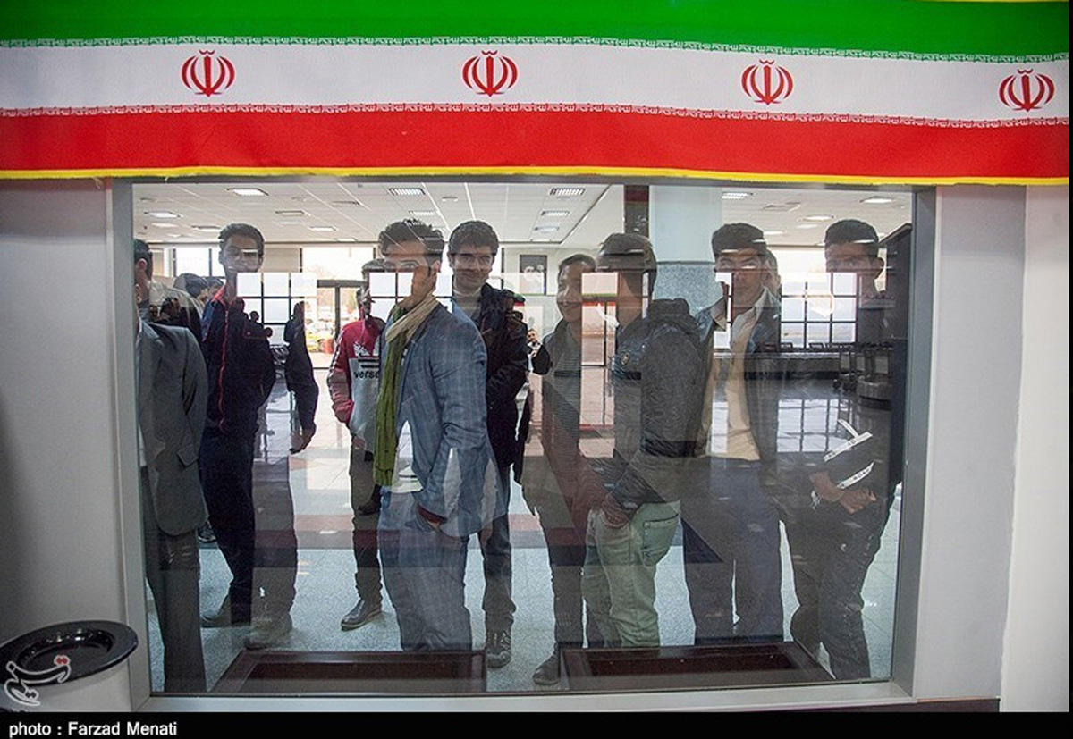 US wrestling team welcomed in Iran (PHOTO)