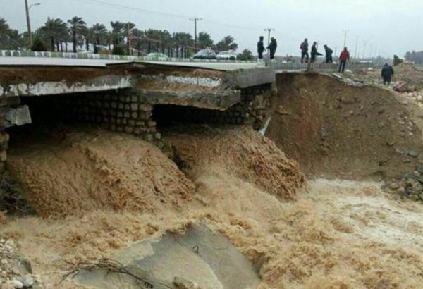 İranda sel və daşqın: 2 kənd boşaldıldı