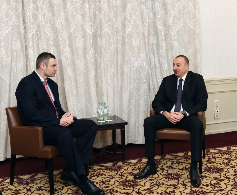 Ilham Aliyev meets Kiev mayor in Munich (PHOTO)