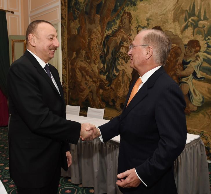 Ilham Aliyev attends roundtable of Munich Security Conference  (PHOTO)