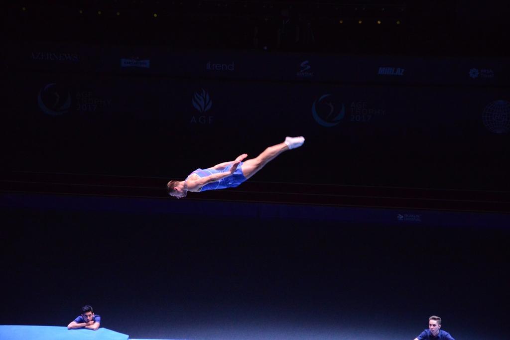 Азербайджанский гимнаст вышел в финал Кубка мира по прыжкам на батуте (ФОТО) (версия 2)