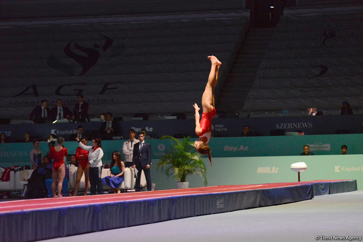 Определились первые финалистки Кубка мира по прыжкам на батуте и тамблингу в Баку