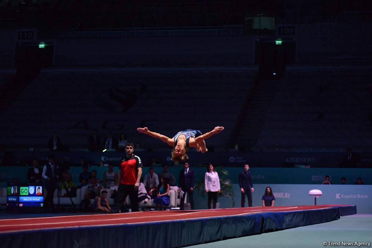 Азербайджанский гимнаст вышел в финал Кубка мира по тамблингу (ФОТО)