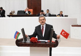Türkiyəli deputat  Azərbaycan xalqını Müstəqillik Günü münasibətilə təbrik edib