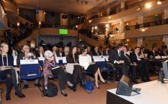 Первая леди Азербайджана на Мюнхенской конференции наблюдала за ходом панельного обсуждения, посвящённого безопасности в области здравоохранения