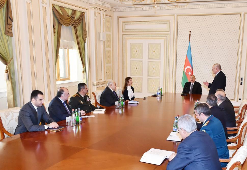 Президент Ильхам Алиев: Мехрибан Алиева долгие годы играет важную и активную роль в общественно-политической жизни страны, нашей культурной жизни  (ФОТО)