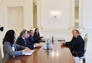 Ilham Aliyev receives US delegation