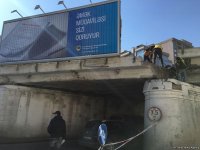 Старейший мост в Баку поврежден в результате ДТП  (ФОТО)