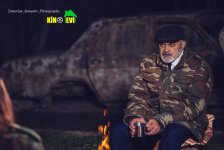 Азербайджанские телеведущие в военной форме: беседа у костра  с Видади Гасановым (ВИДЕО, ФОТО)