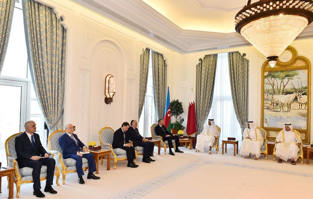 Azerbaijani president, Qatari emir hold expanded meeting