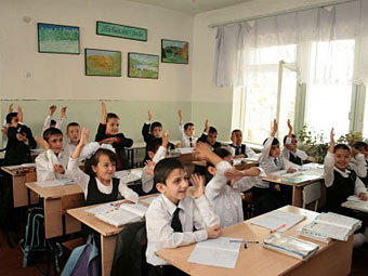В Таджикистане запретили размещение рекламы в учебниках, тетрадях и школьных дневниках
