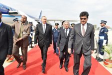 Ilham Aliyev in Pakistan for Summit of the Economic Cooperation Organization (PHOTO)