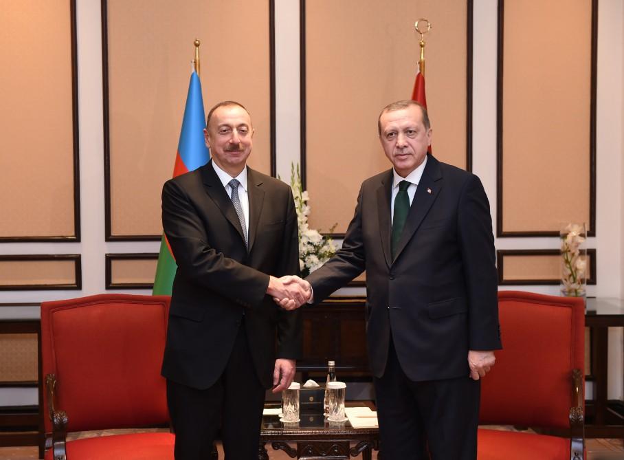 В Исламабаде состоялась встреча президентов Азербайджана и Турции (ФОТО) (версия 2)