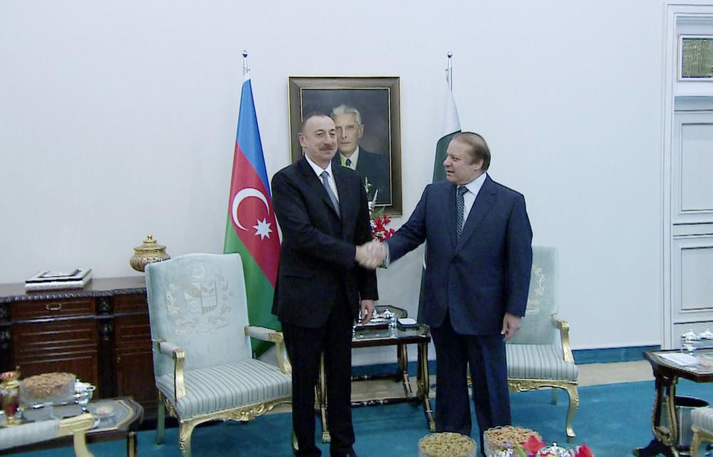 Ilham Aliyev has one-on-one meeting with Pakistani PM (PHOTO)