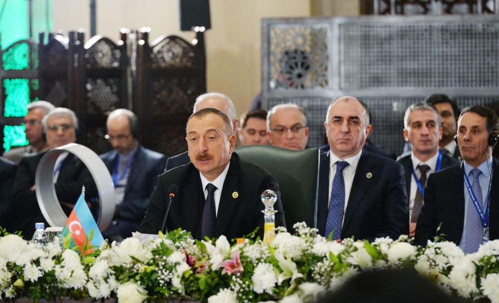 Президент Ильхам Алиев: Азербайджан придает особое значение солидарности между мусульманскими странами и государствами (ФОТО)