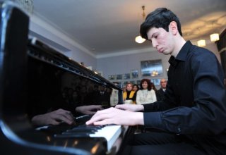 Весной оживают мечты: концерт в Баку (ФОТО)