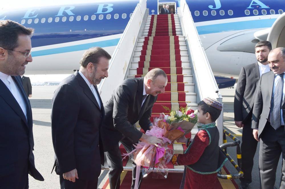 Ilham Aliyev arrives in Iran on official visit (PHOTO)