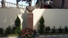 Bakıda məşhur neftçi Nikolay Baybakovun büstü açılıb (FOTO)