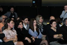 "Без вас": в Баку прошла встреча с народным писателем Анаром (ФОТО)