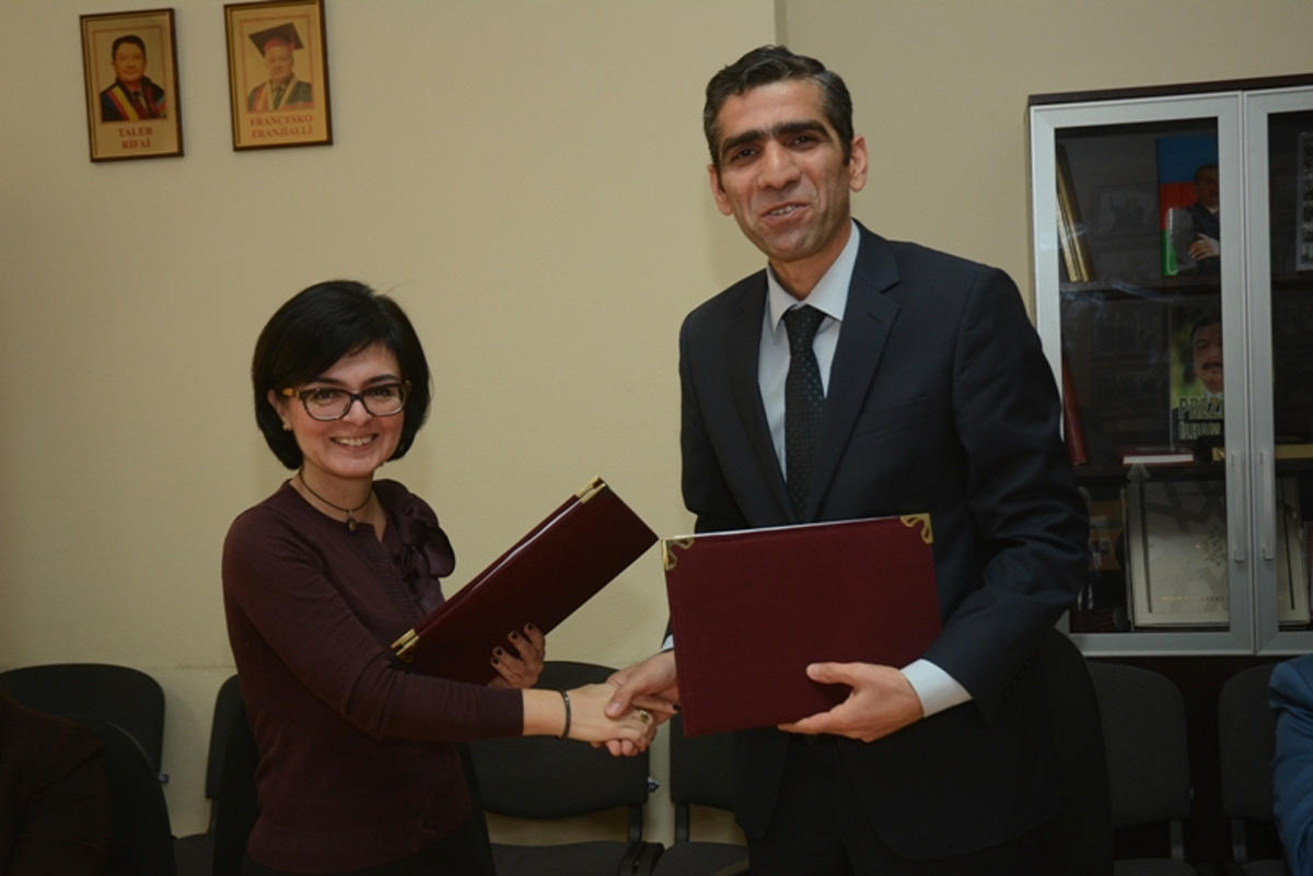 Respublika Uşaq-Gənclər İnkişaf Mərkəzi ilə Turizm və Menecment Universiteti anlaşma memorandumu imzalayıb (FOTO)