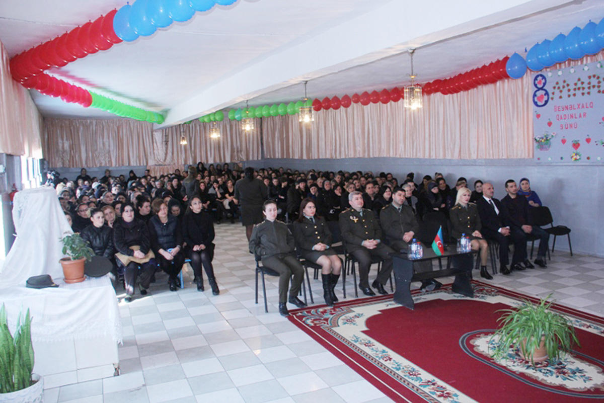 В Баку в женской колонии прошел концерт, посвященный 8 Марта (ФОТО)