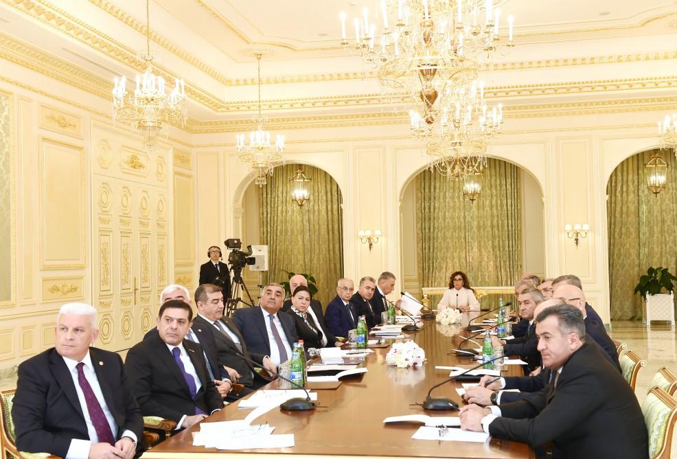 First VP Mehriban Aliyeva chairs meeting on resettling refugee, IDP families (PHOTO)