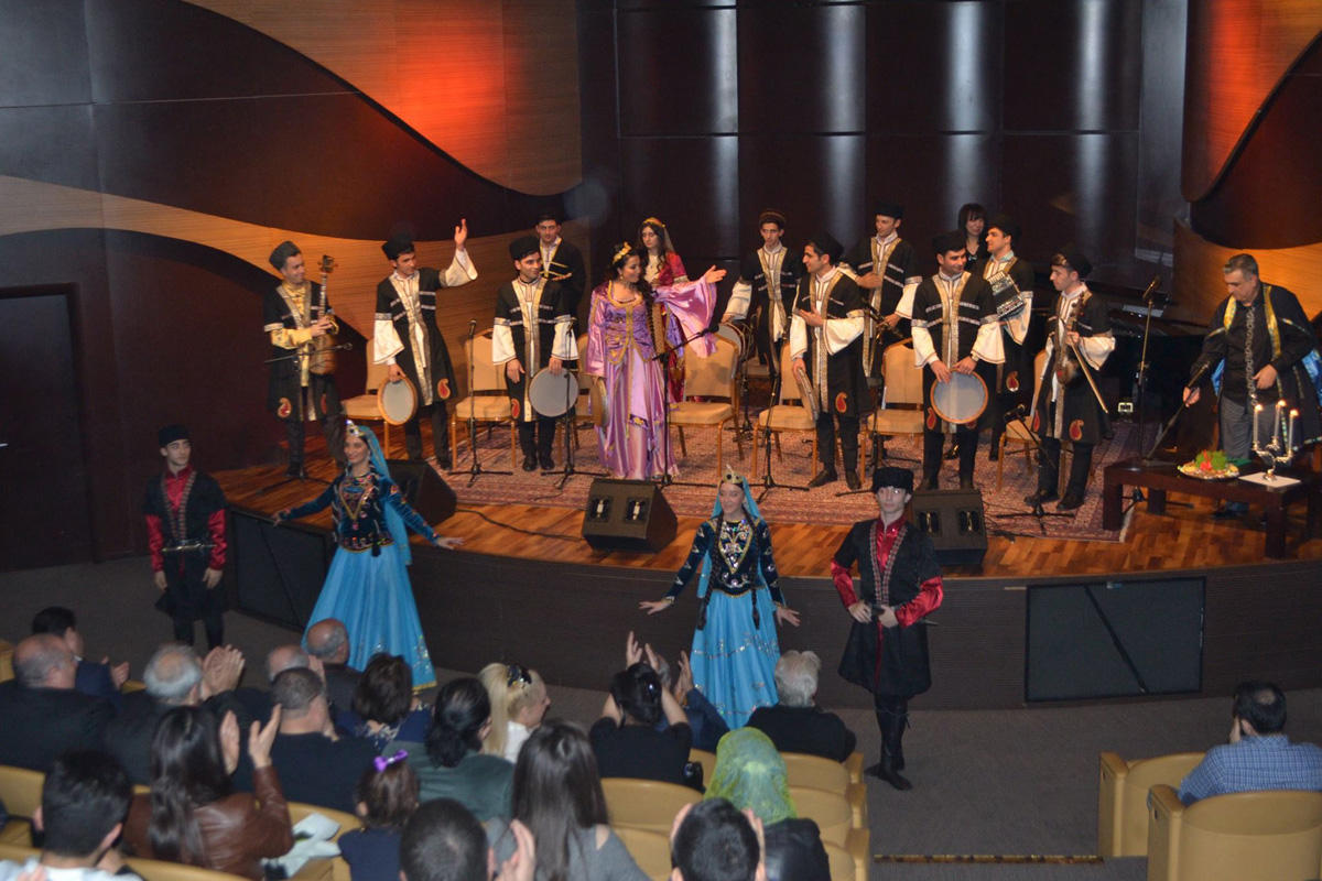 В Международном центре мугама прошел концерт "Bayatı-Şiraz dəstgahı" (ФОТО)