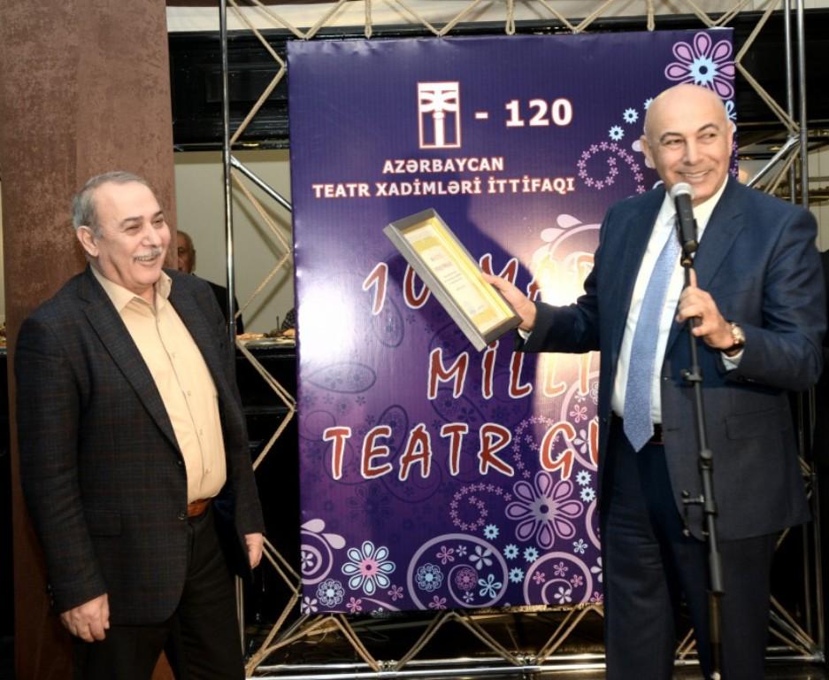 Азербайджанские актеры удостоены наград в связи с профессиональным праздником (ФОТО)
