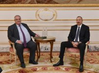 Президент Ильхам Алиев встретился в Париже с главой компании DCNS (ФОТО)