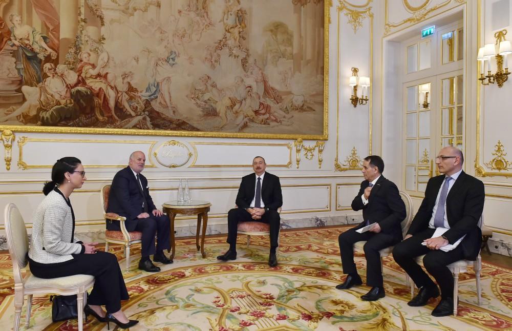 Prezident İlham Əliyev Parisdə “Vivaction” şirkətinin prezidenti ilə görüşüb (YENİLƏNİB) (FOTO)