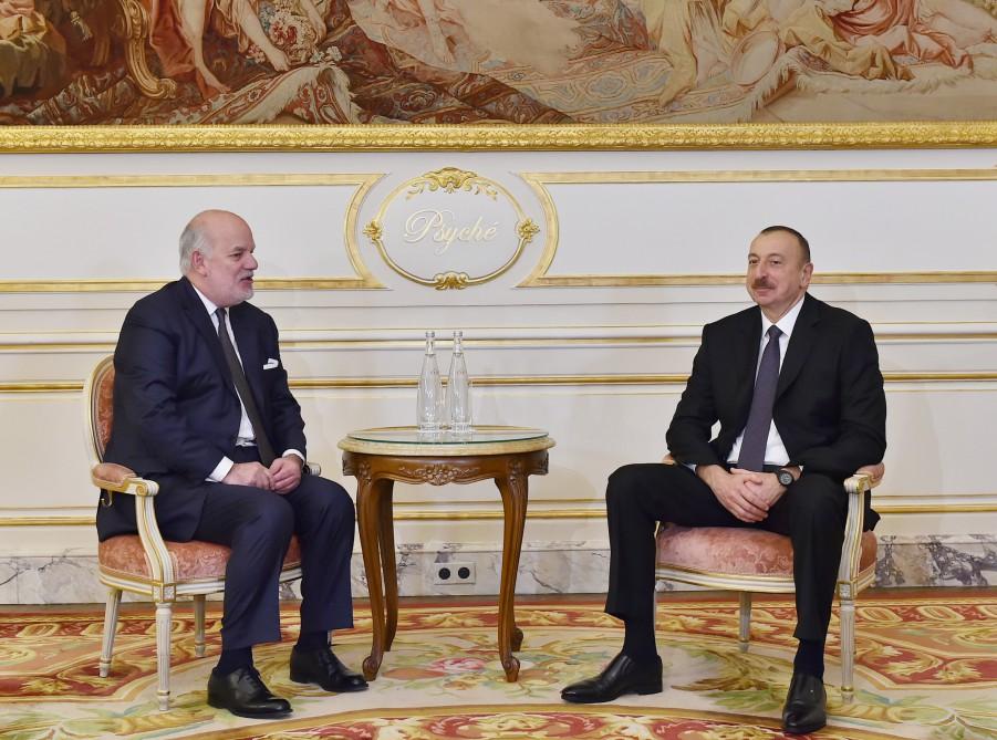 Президент Азербайджана встретился во Франции с главой компании “Vivaction” (ФОТО)