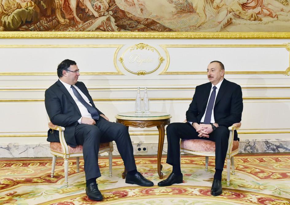Президент Ильхам Алиев встретился в Париже с главой компании Total (версия 2)