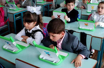 Для приема в первые классы школ Азербайджана поступило около 58 тыс. запросов
