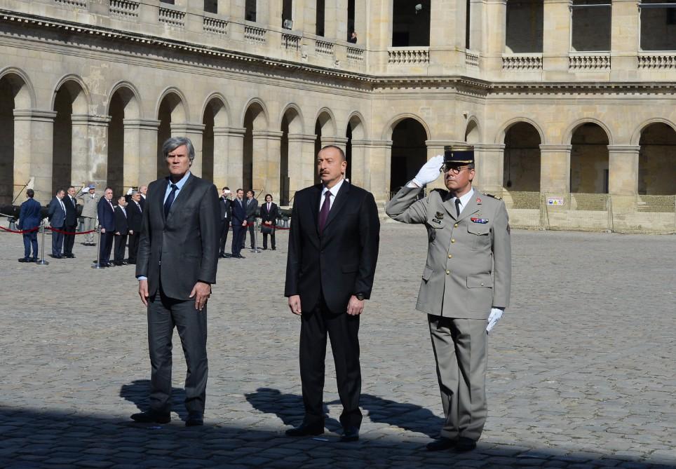 Official welcome ceremony held for President Aliyev in Paris (PHOTO)