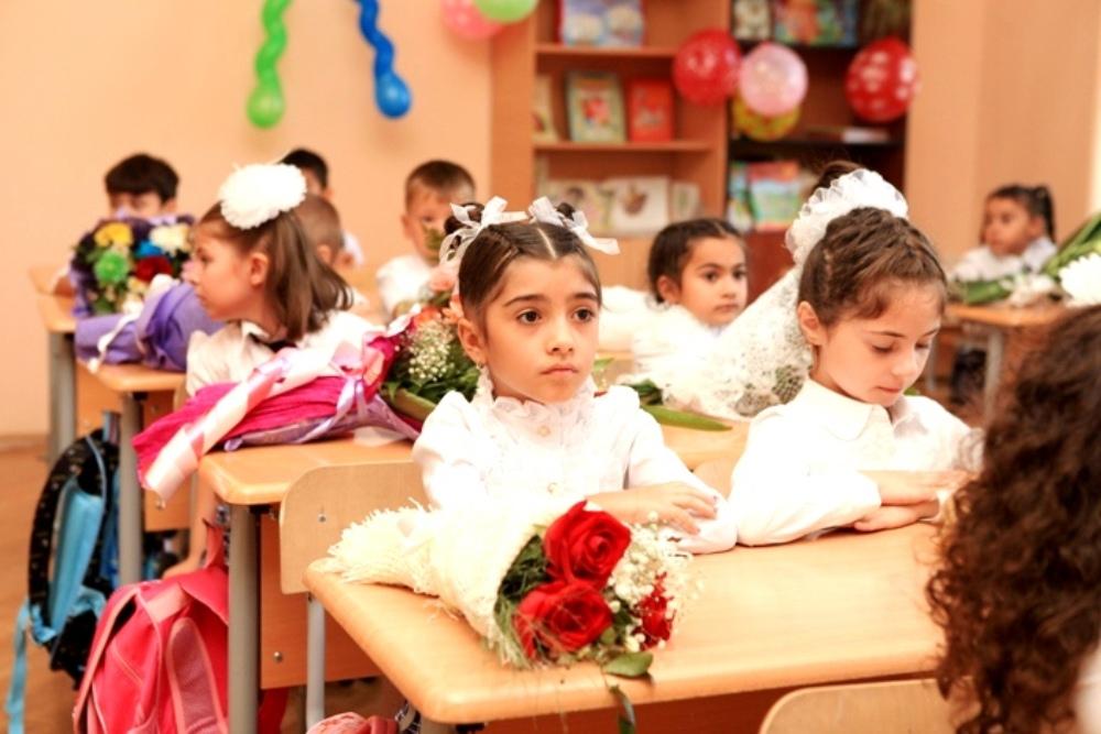 В Азербайджане отменяется ограничение по возрасту при приеме в первый класс