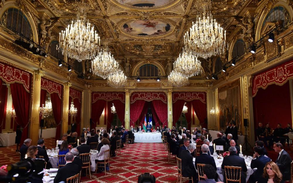 От имени Президента Франсуа Олланда дан ужин в честь Президента Ильхама Алиева и Первой леди Мехрибан Алиевой (ФОТО)