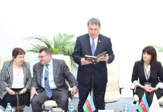 В Баку состоялась презентация книги венгерского автора (ФОТО)