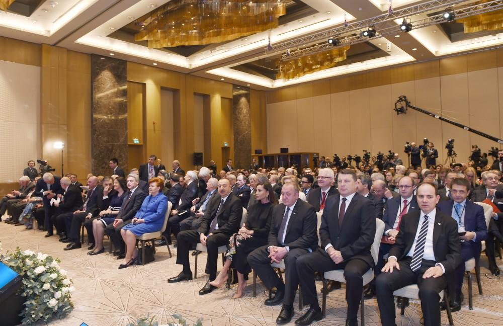 Azerbaijani president, first lady taking part in V Global Baku Forum (PHOTO)