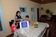 По инициативе Фонда Гейдара Алиева малообеспеченным семьям розданы праздничные подарки (ФОТО)