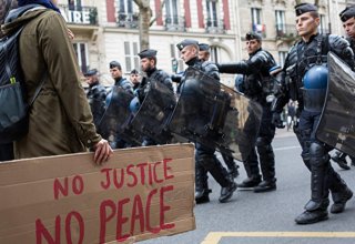 Parisdə polislə qarşıdurma: 35 nəfər saxlanılıb (FOTO/VİDEO) (YENİLƏNİB)